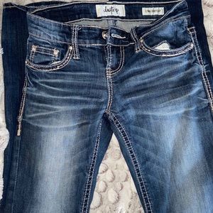 Daytrip 24XL lynx low rise bootcut jeans
